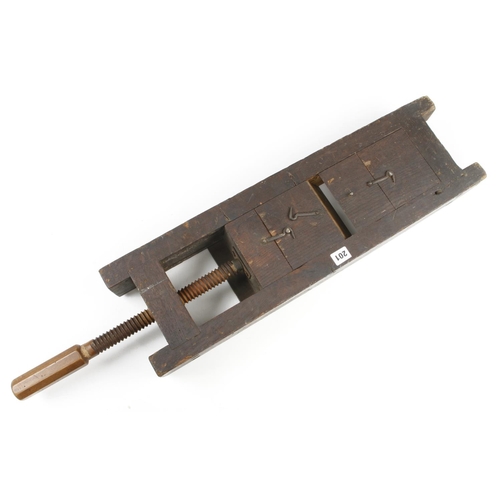 201 - An unusual 'triple' mitre cramp/chop with mahogany screw 3' o/a G