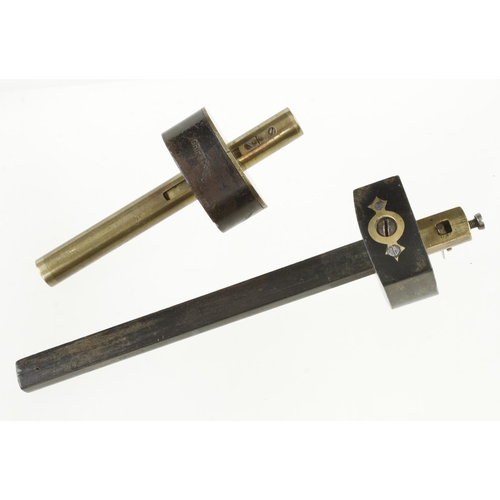 858 - A little used brass stemmed ebony mortice gauge and an ebony and brass cutting gauge G++