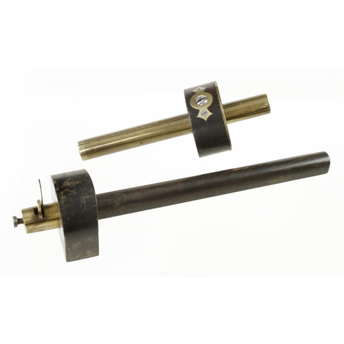 858 - A little used brass stemmed ebony mortice gauge and an ebony and brass cutting gauge G++