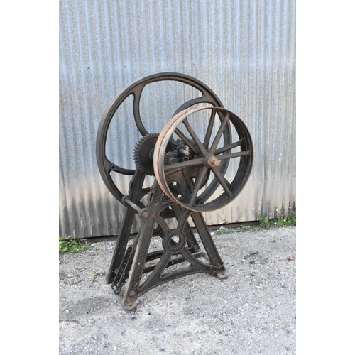 298 - A Victorian well pump head                                          


Subject to VAT