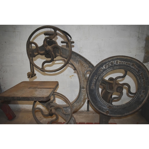 51 - A vintage bandsaw by HOPTON London                        

Subject to VAT