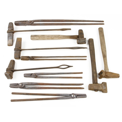 533 - A large quantity of blacksmith's pincers, hammers, chisels etc G