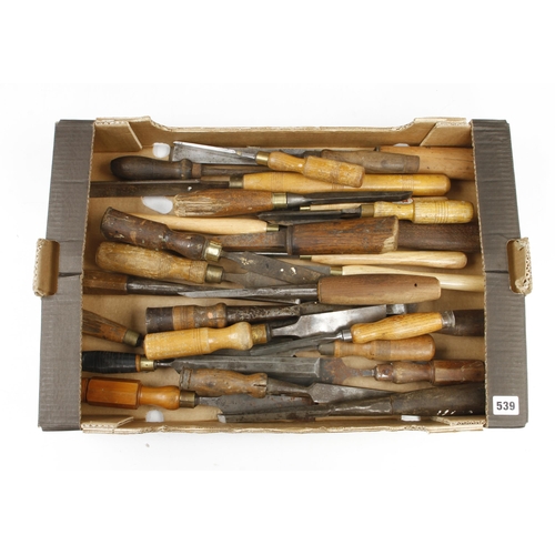 539 - 28 chisels, gouges and turning tools G+