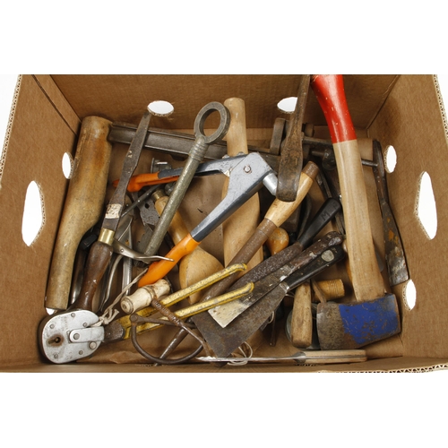 557 - A box of tools G