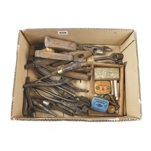 558 - Quantity of leather worker's tools G+