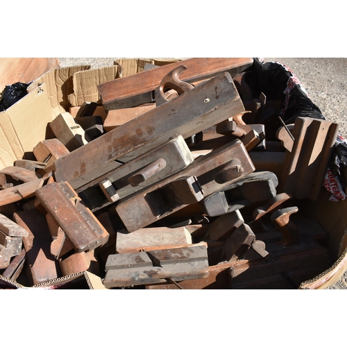 69 - A pallet of wooden planes for restoration                 

Subject to VAT