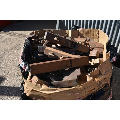 71 - A pallet of wooden planes for restoration                    

Subject to VAT