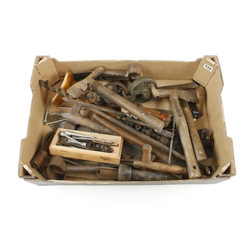 772 - A box of tools G