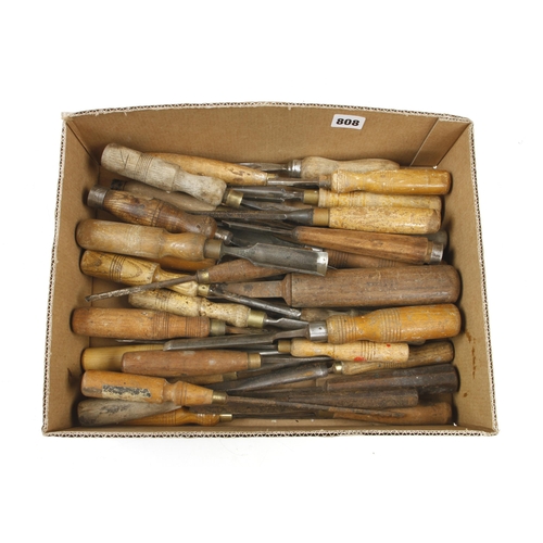 808 - 30 old chisels and gouges G