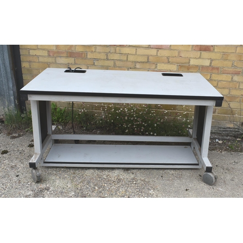 84 - A workbench on wheels 1500 x 750mm                       

Subject to VAT