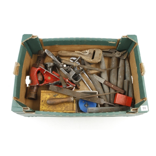 99 - A box of tools G