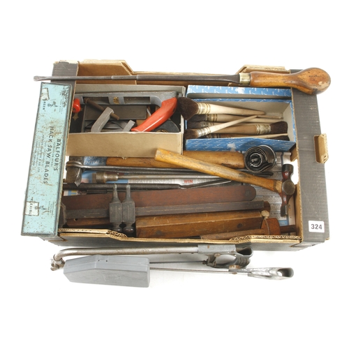 324 - A box of tools G