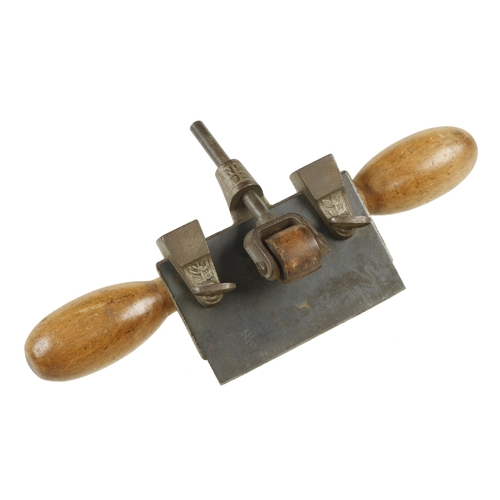 703 - A STANLEY No 83 cabinet scraper G+