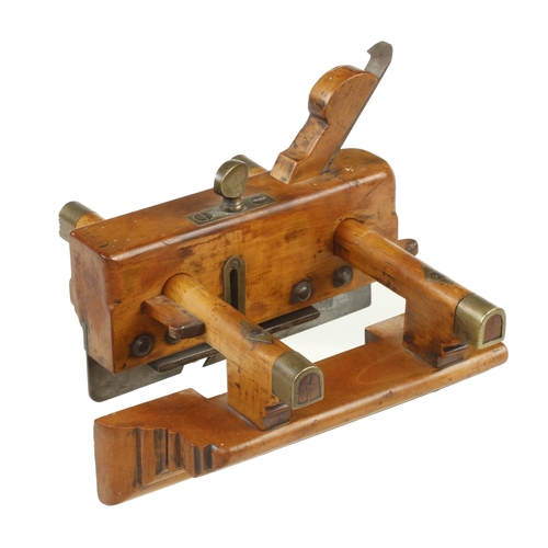 885 - A solid boxwood plough plane G+