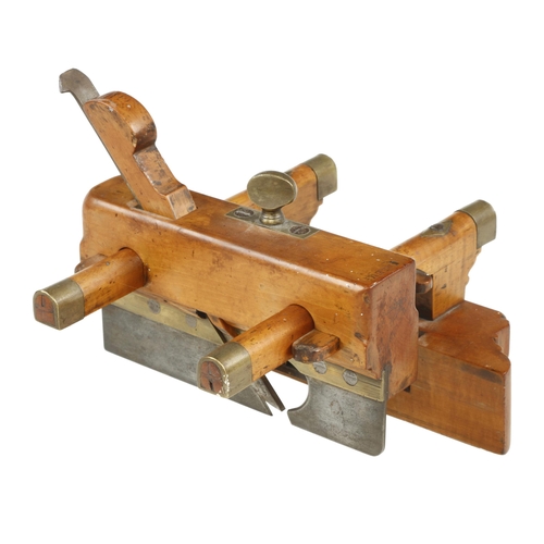 885 - A solid boxwood plough plane G+