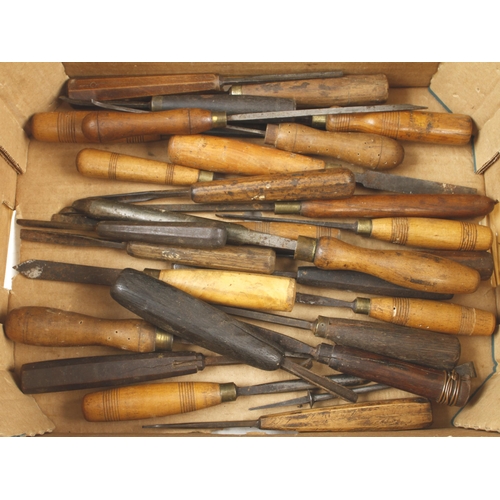 106 - 40 carving tools G