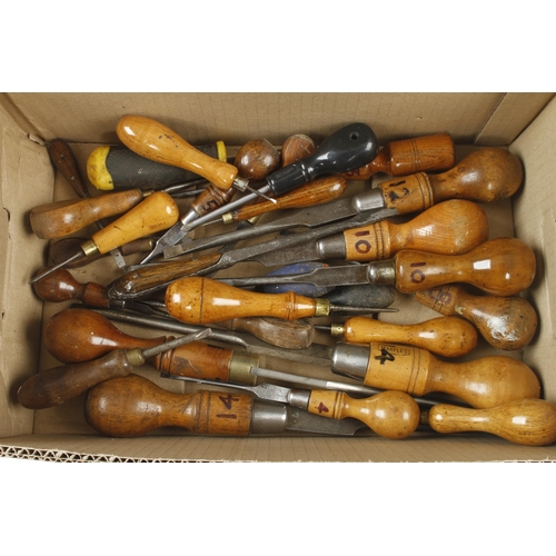 117 - Quantity of screwdrivers and bradawls G+