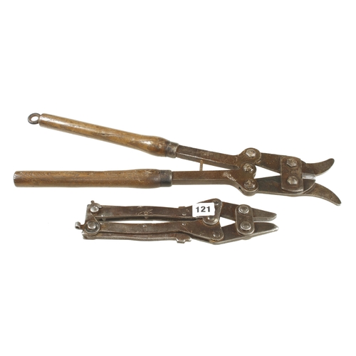 121 - Two pairs of WW 1 barbed wire cutters by WOLSELEY dated 1916 and and another folding pair dated 1944... 