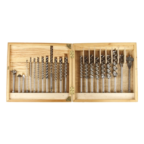 895 - A comprehensive set of 20 single owner brace bits in fitted pine box G++