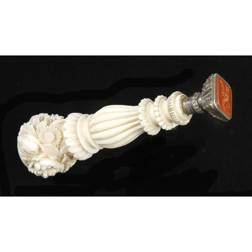 917 - A very fine ivory desk seal, wonderful quality F