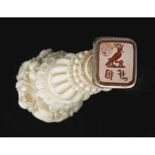 917 - A very fine ivory desk seal, wonderful quality F