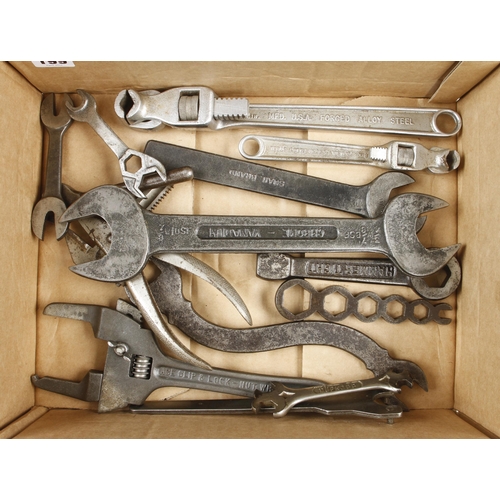 199 - 30 wrenches and spanners G+