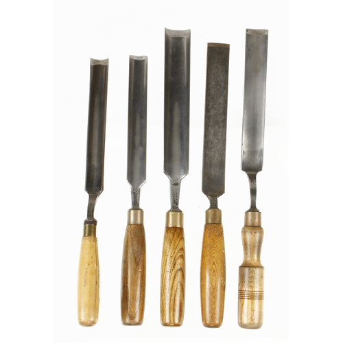 378 - Two sharply radiused gouges and 3 cranked gouges G+