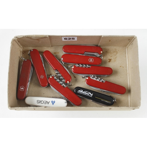 625 - Ten Swiss army knives by VICTORINOX G++