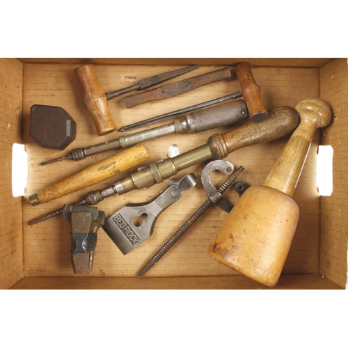 660 - A box of tools G