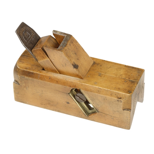 663 - A boxwood sliding box type chamfer plane made in two halves with d/t joint G+