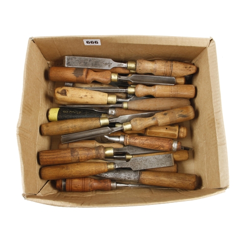 666 - 40 chisels and gouges G+