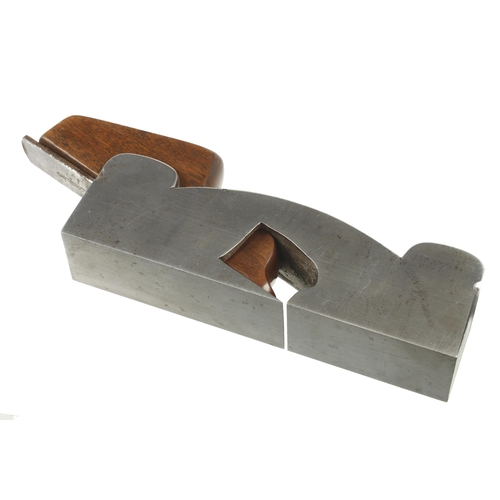 711 - An iron shoulder plane 8