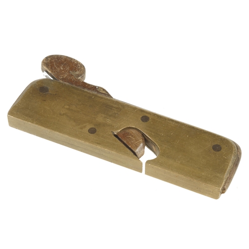 743 - A small brass rebate plane 6