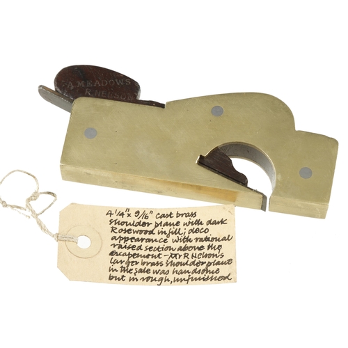 872 - A small brass shoulder plane 4