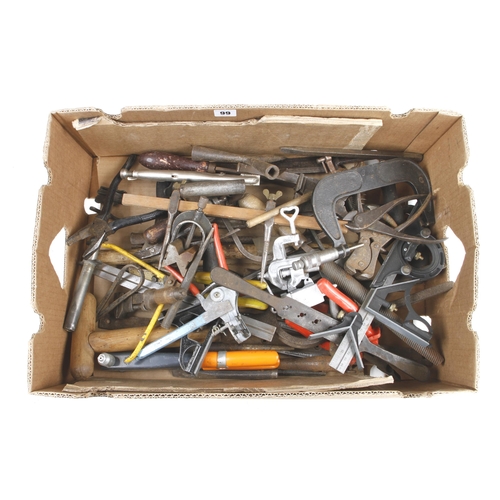 99 - A box of tools G