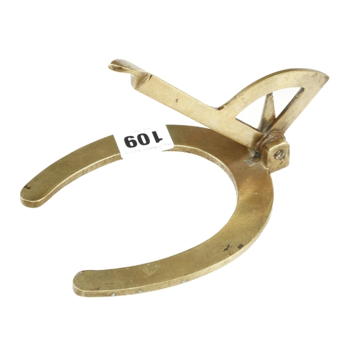 109 - A farriers brass hoof gauge to measure the angle of the hoof front G+