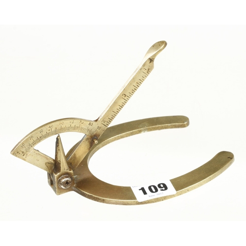 109 - A farriers brass hoof gauge to measure the angle of the hoof front G+