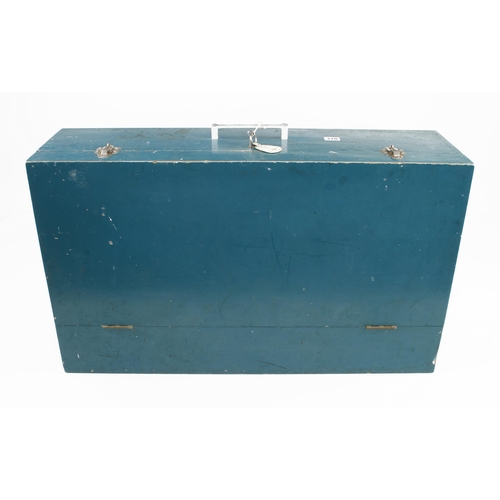 370 - A lockable joiner's carrying case with 4 drawers and 3 saws in lid G