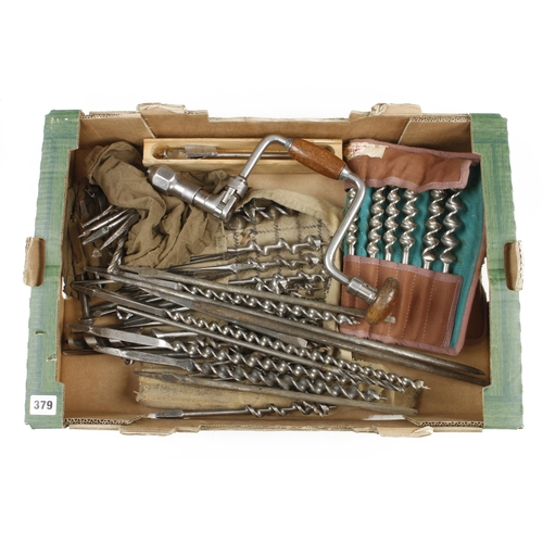 379 - A ratchet brace and a quantity of twist bits G+