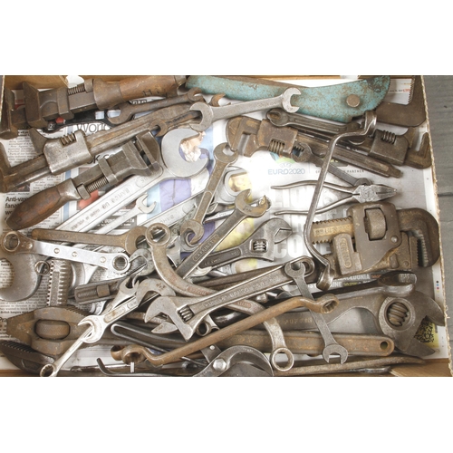 409 - Quantity of spanners and adjustable wrenches G