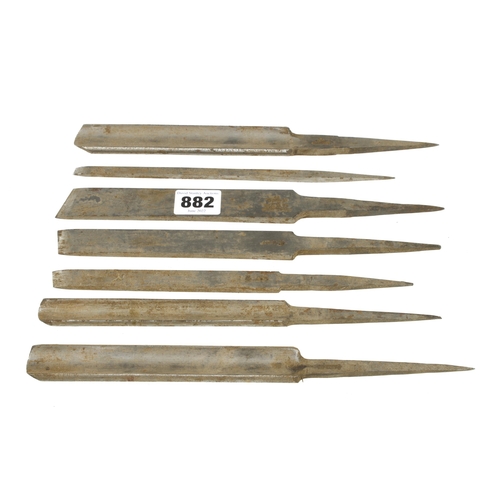 882 - A set of 7 unhandled turning tools and two handles G++