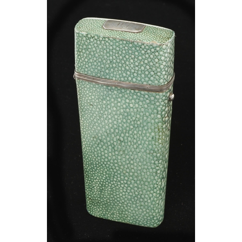 898 - A fine 10 section etui in shagreen case by W & S JONES 30 Holborn London unusually with 6