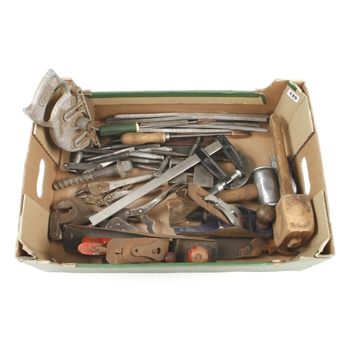 125 - A box of tools G