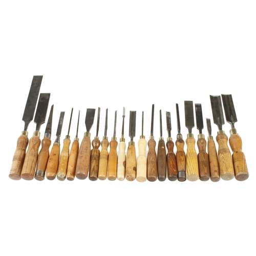 157 - 22 chisels G+