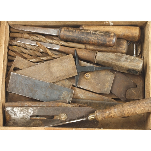 198 - A box of tools G