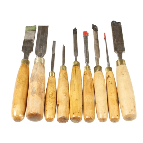 411 - Nine chisels with boxwood handles G