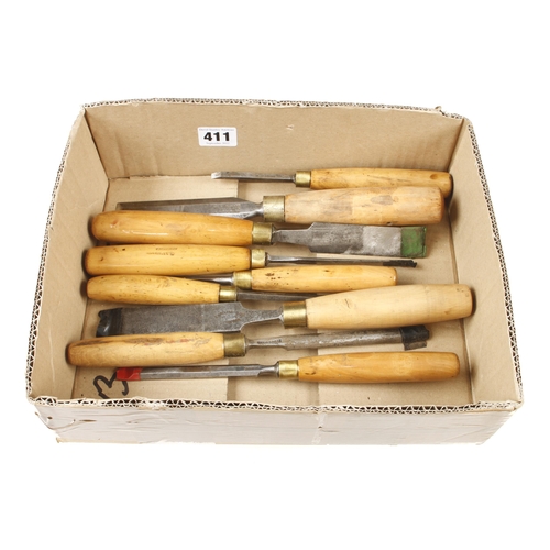 411 - Nine chisels with boxwood handles G