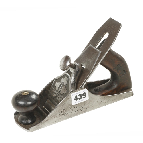 439 - An early MARPLES iron smoother with Hibernia lever, repair to handle o/w G+