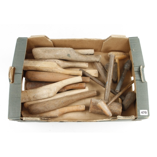 470 - Quantity of plumber's lead dressing tools G