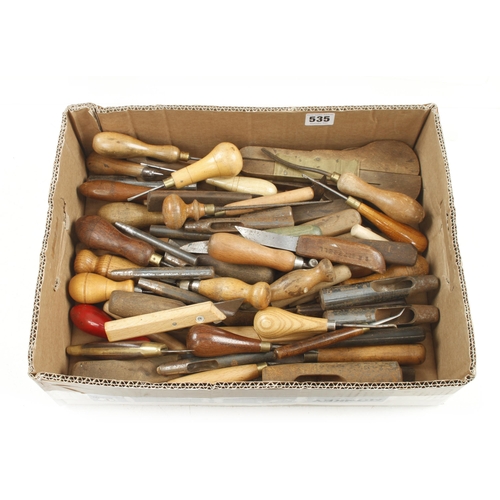 535 - Quantity of leatherworker's tools G+